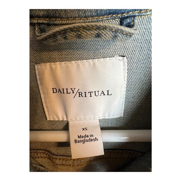 Daily Ritual XS Women’s Jean Jacket Denim Blue Cotton Casual Comfy - Picture 2 of 6